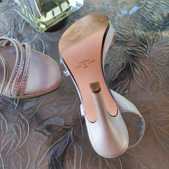 Verena gray silver woman's sandals. Size 8M Formal Wedding Bridesmaid Gift heal - Picture 4 of 4